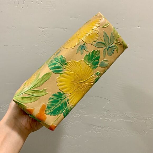 Handmade Genuine Leather Floral Embossed Chic Metal Frame Bag/Crossbody - Picture 13 of 15